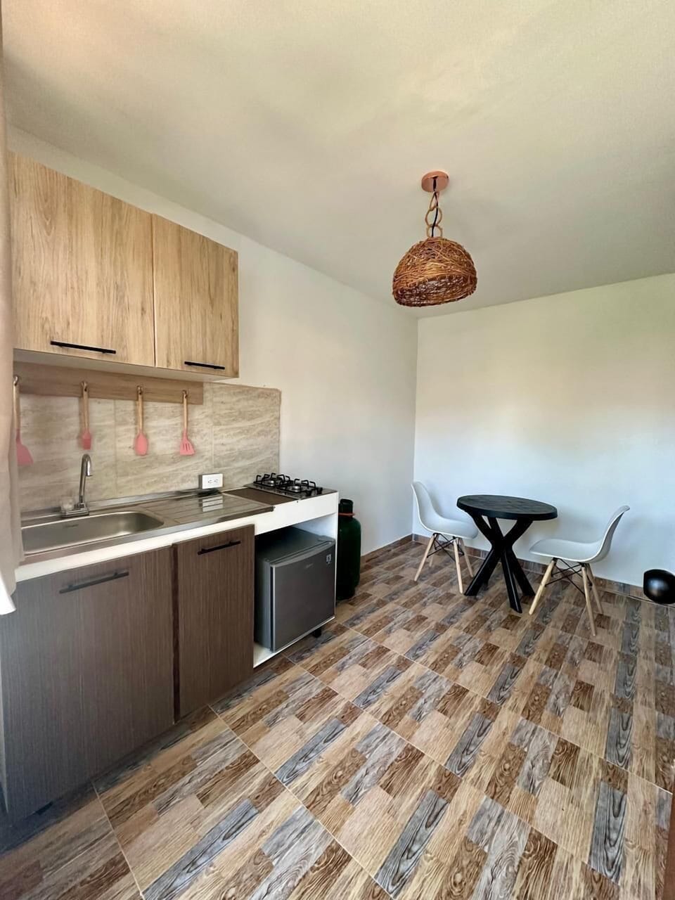 Superior Double Room, Garden View | Private kitchen