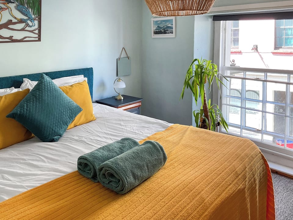 Double bedroom | Kookaburra Lodge, Brecon