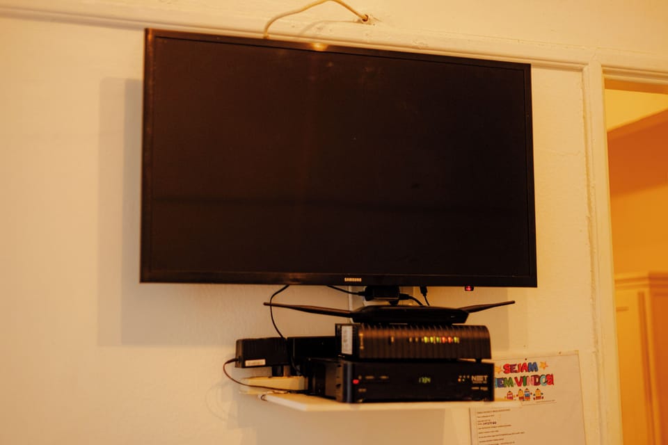 SUH Copacabana 103 | Living area | TV