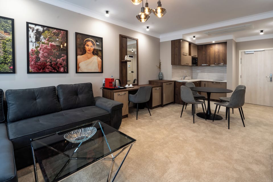 In-room safe, iron/ironing board, free WiFi