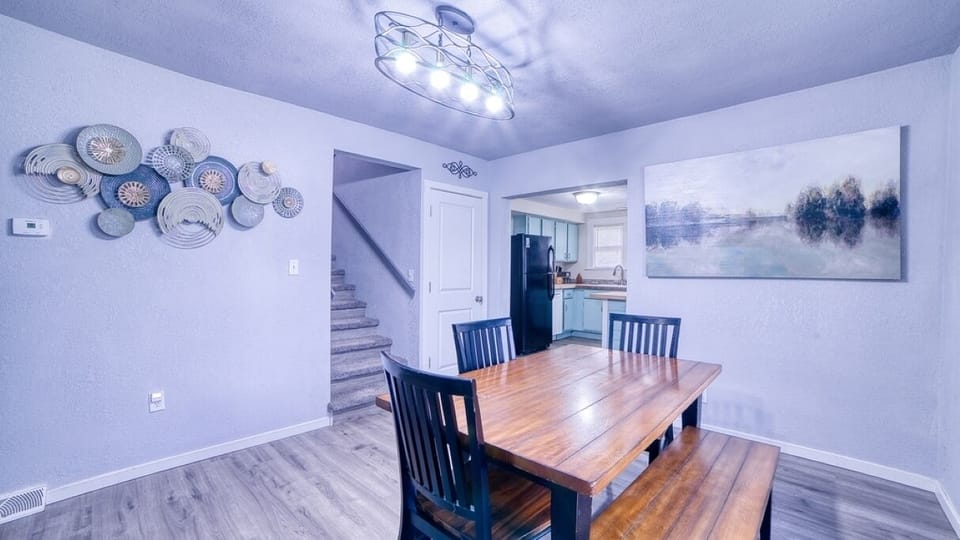 Dining table with seating for 5-6
