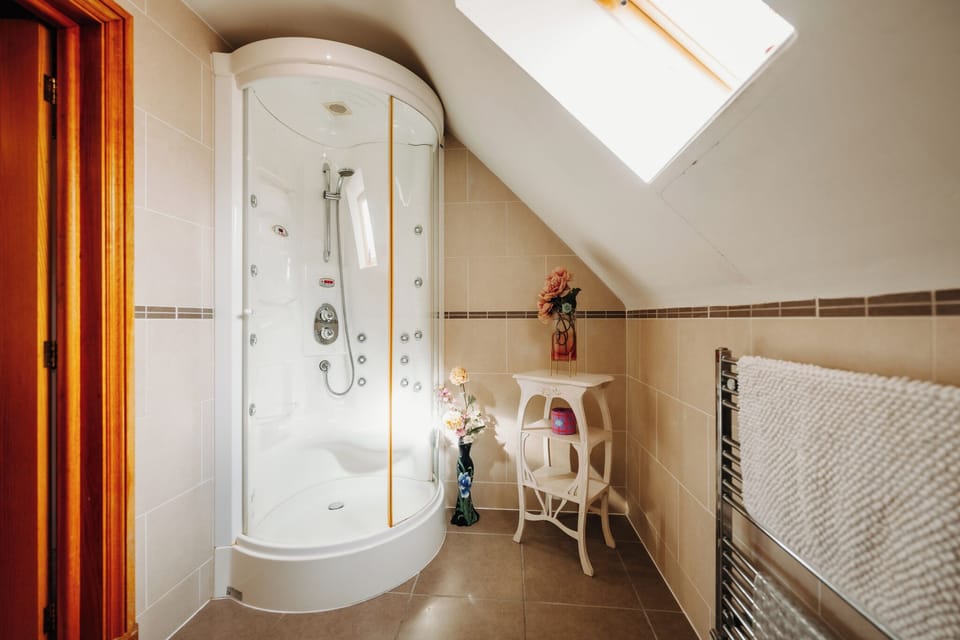 Superior Double Room, Park View | Bathroom | Shower, hair dryer, towels, soap