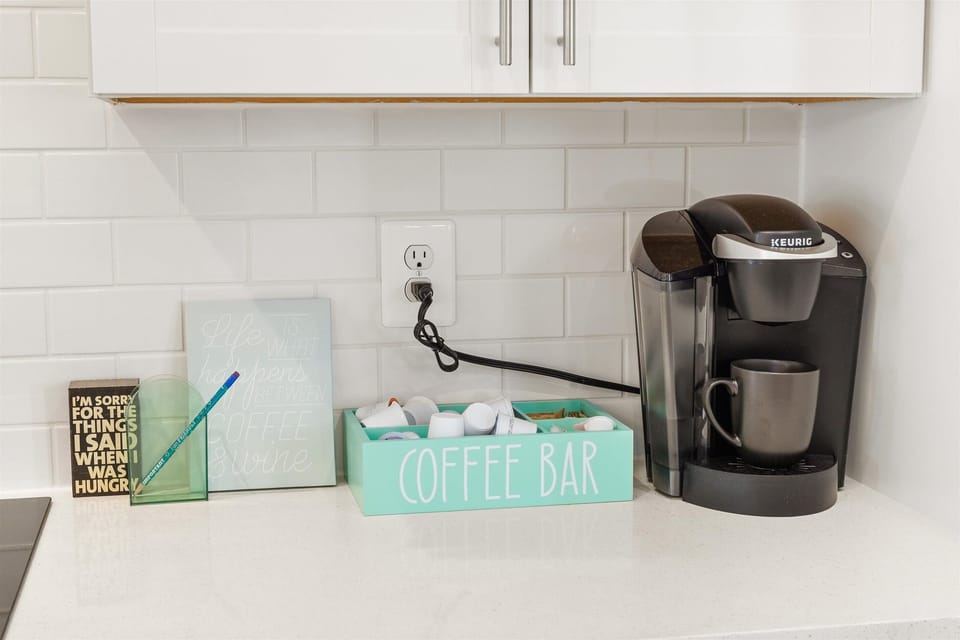 Coffee time, or blend up mixed drinks or cocktails in the evening.