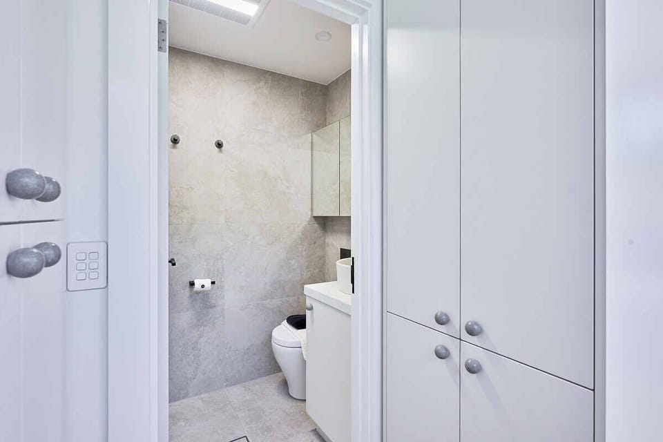Bathroom & Laundry
