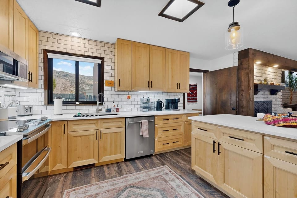 Gourmet Kitchen - view towards mountains