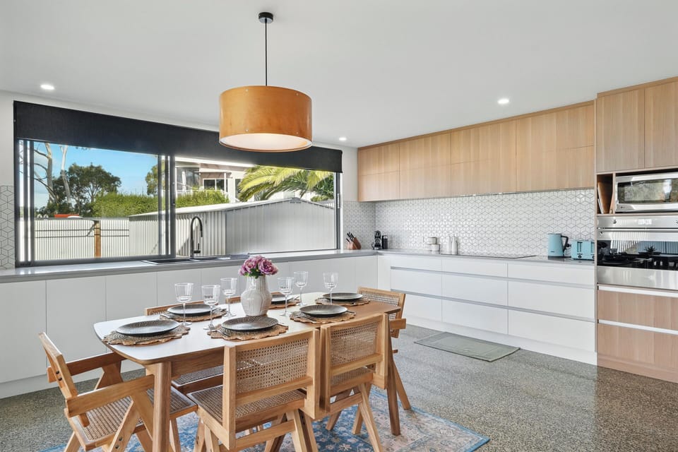 Luxury House, Beach View | In-room dining
