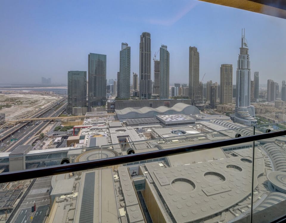 City views, furnitures and balcony layouts may vary from one room to another due to the building’s design, but every space offers the same comfort and is perfect for unwinding