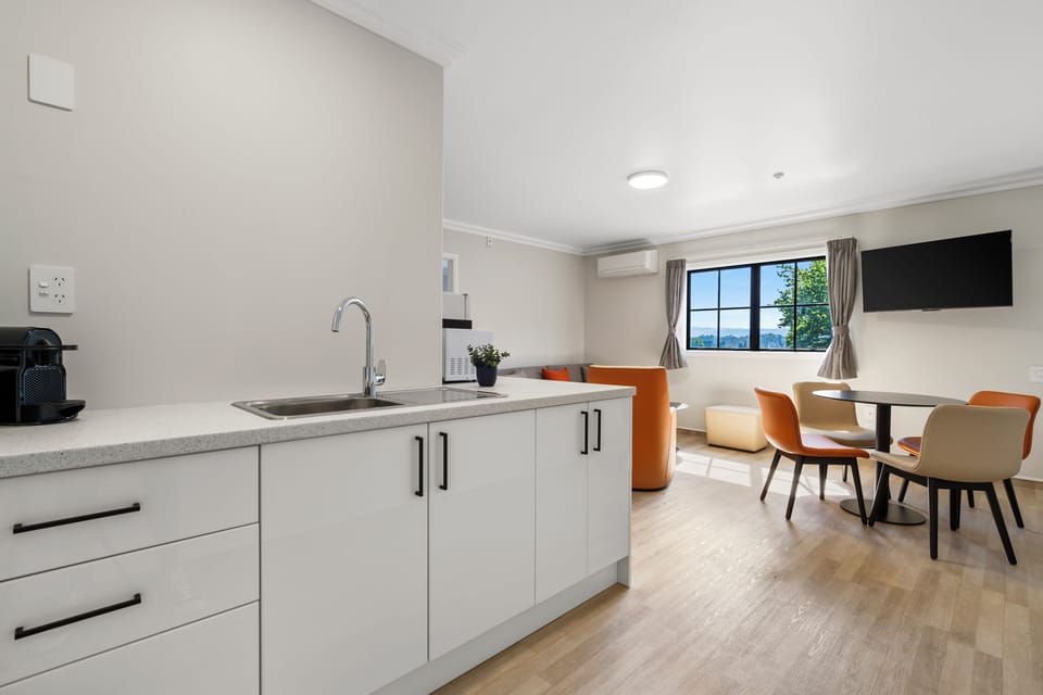 Suite, 2 Bedrooms | Laptop workspace, free WiFi, bed sheets