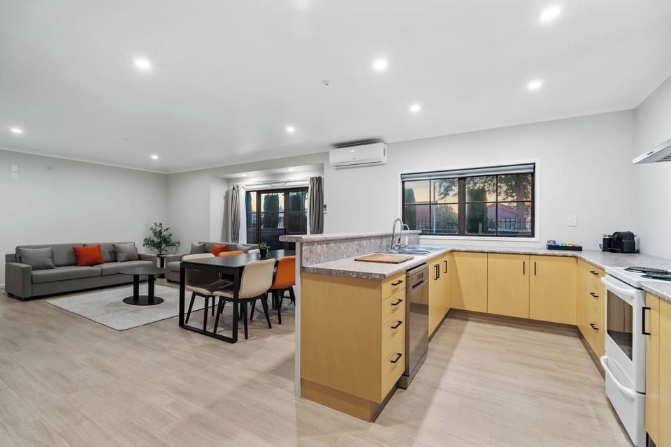 Apartment, 3 Bedrooms | Private kitchen | Mini-fridge, microwave, coffee/tea maker, cookware/dishes/utensils