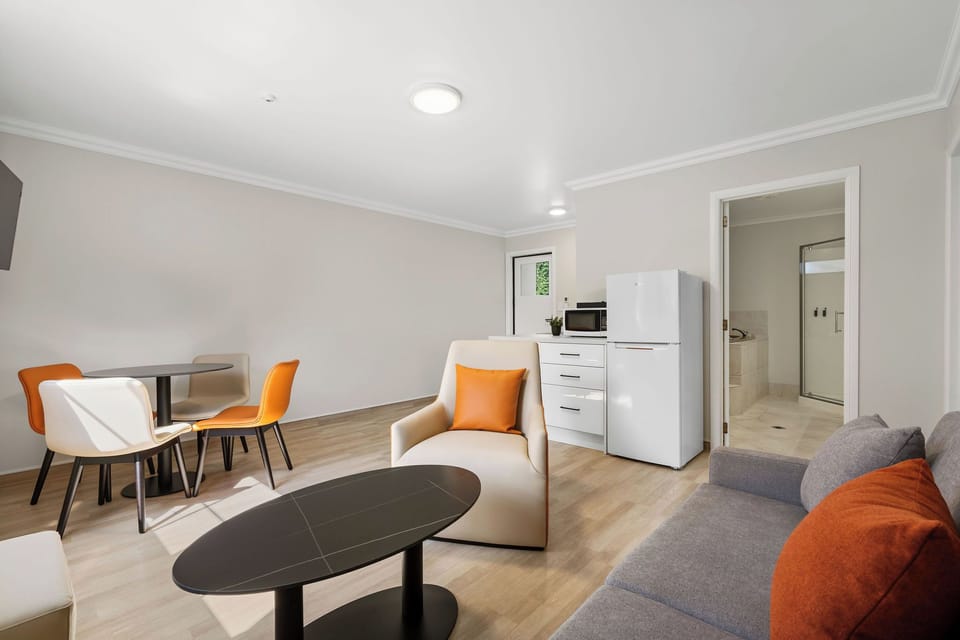 Suite, 2 Bedrooms | Laptop workspace, free WiFi, bed sheets