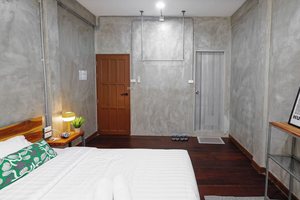 Private Double Room (Ensuite Bathroom) | Blackout drapes, free WiFi, bed sheets