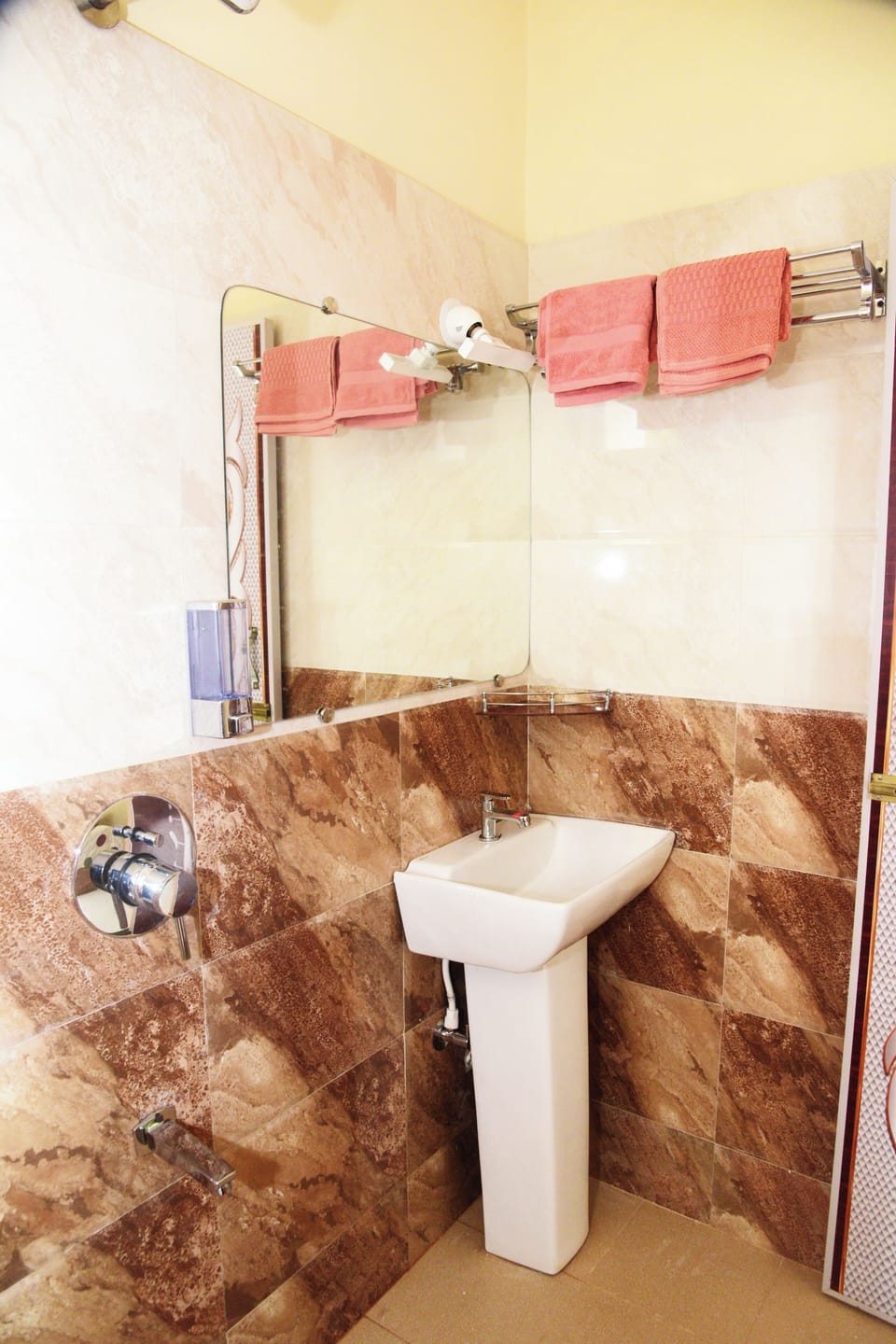 Deluxe Double Room, Balcony, Garden View | Bathroom | Shower, towels, soap, toilet paper