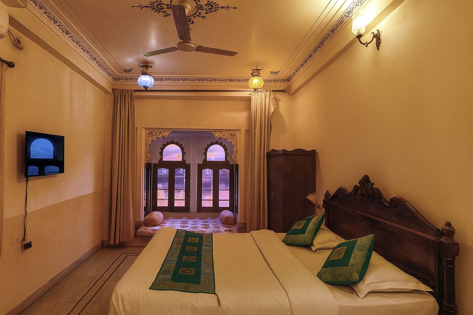 Deluxe Double Room, Lake View | Free WiFi