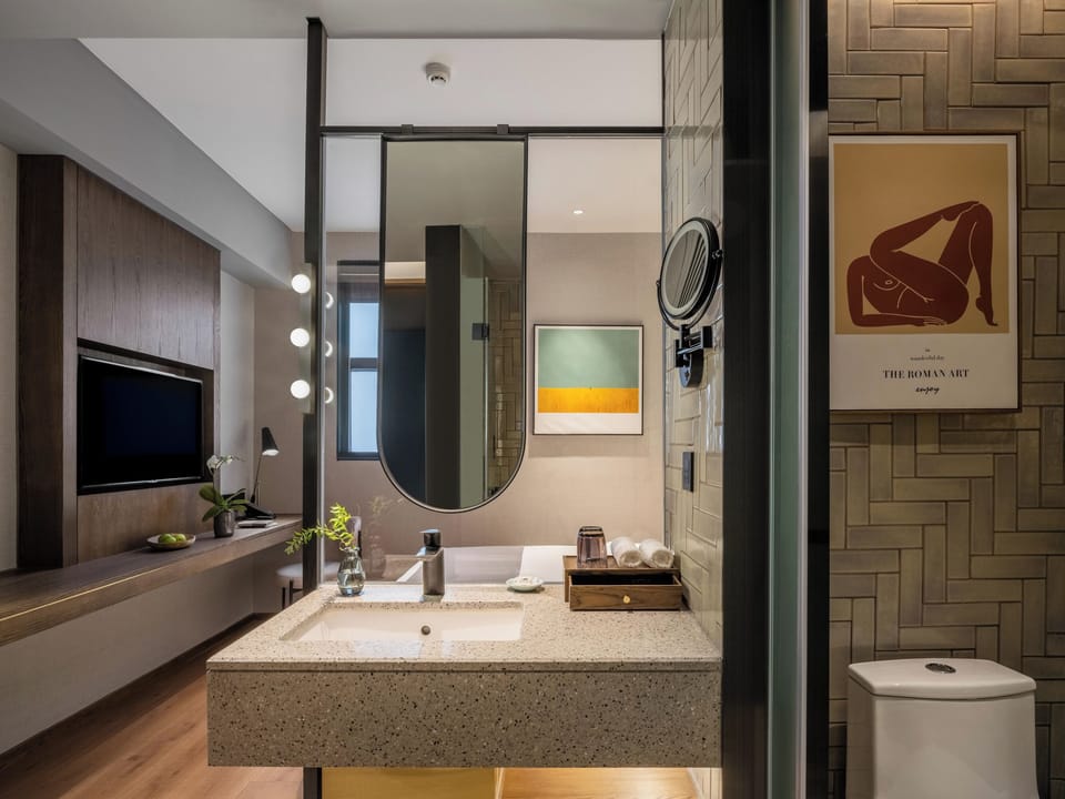 Basic Single Room | Bathroom | Shower, free toiletries, hair dryer, slippers