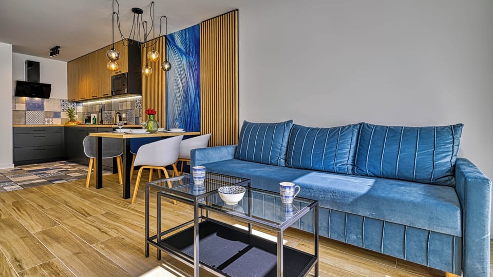 Apartment (25C) | Living area | Flat-screen TV