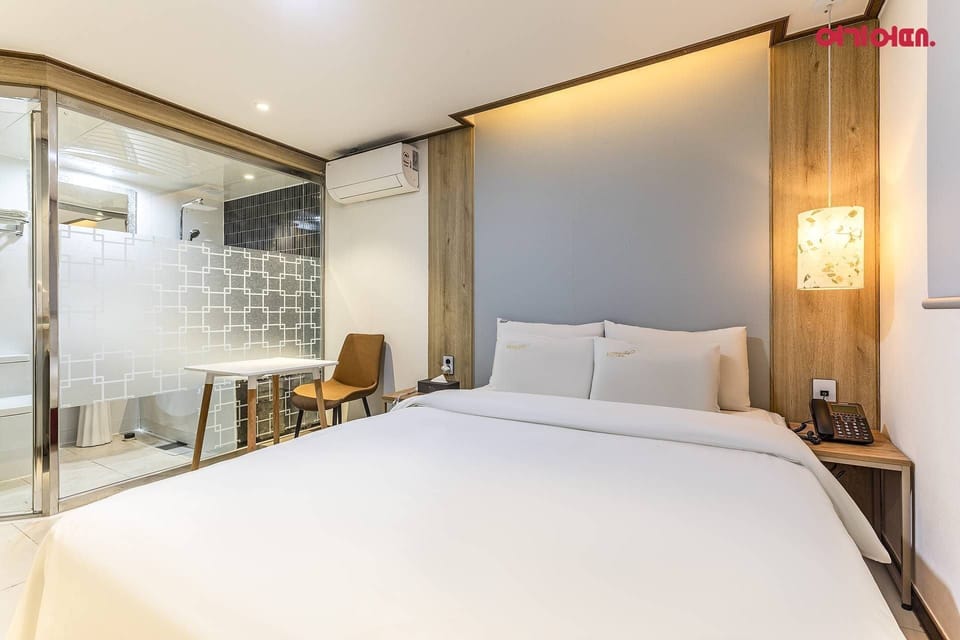 Double Room, No Parking, Check in After 9 PM, Extra Charge for Consecutive Night | Soundproofing, free WiFi, bed sheets