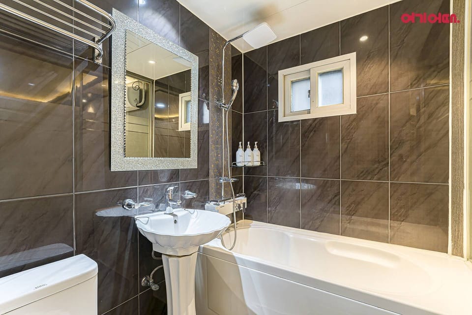 Double Room, No Parking, Check in After 9 PM, Extra Charge for Consecutive Night | Soundproofing, free WiFi, bed sheets
