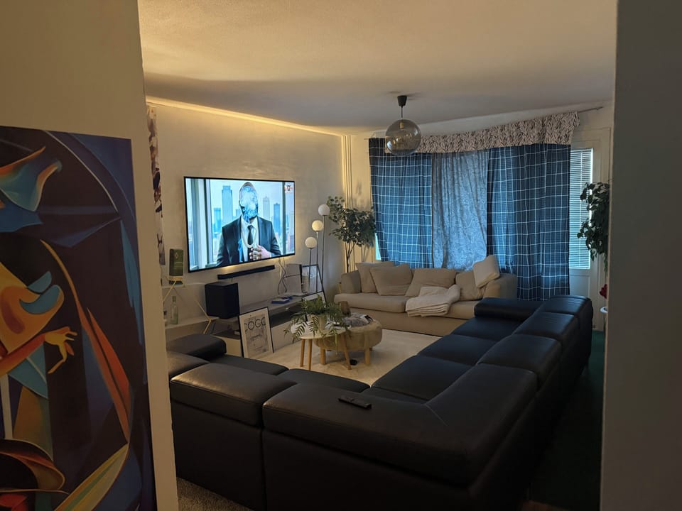 Apartment, 1 Bedroom, Balcony | Living room