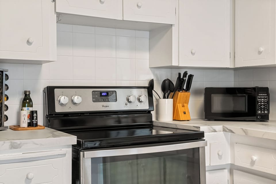 Modern and fully equipped for all your cooking needs.