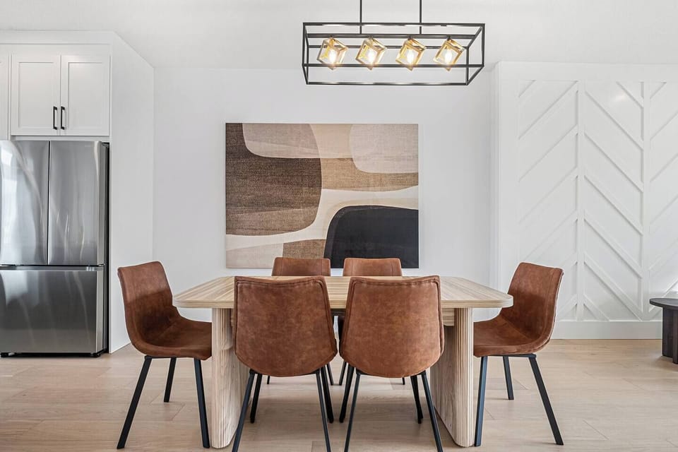Nestled in Northwest Calgary, Sage Hill is one of the city's most sought-after communities, offering a perfect mix of modern conveniences, natural beauty, and easy access to urban attractions. 