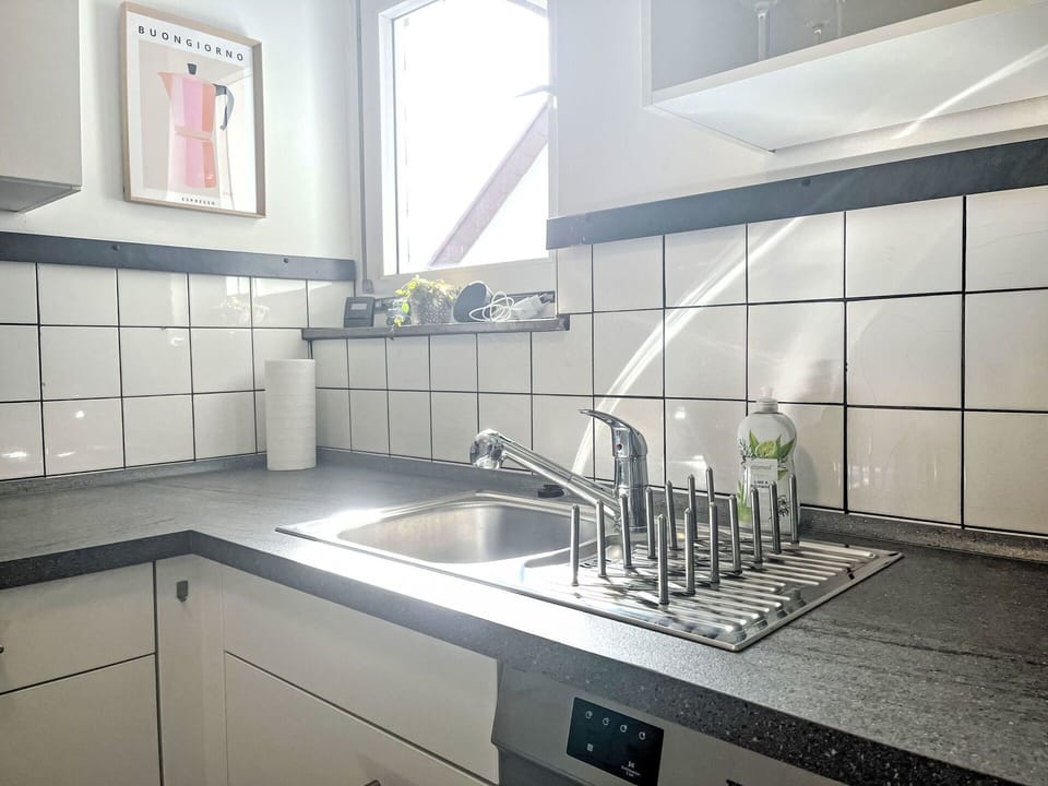 Kitchen, Countertop, Kitchen Sink, Plumbing Fixture, Flooring, Tap, Sink, Interior Design, Tile, Plumbing