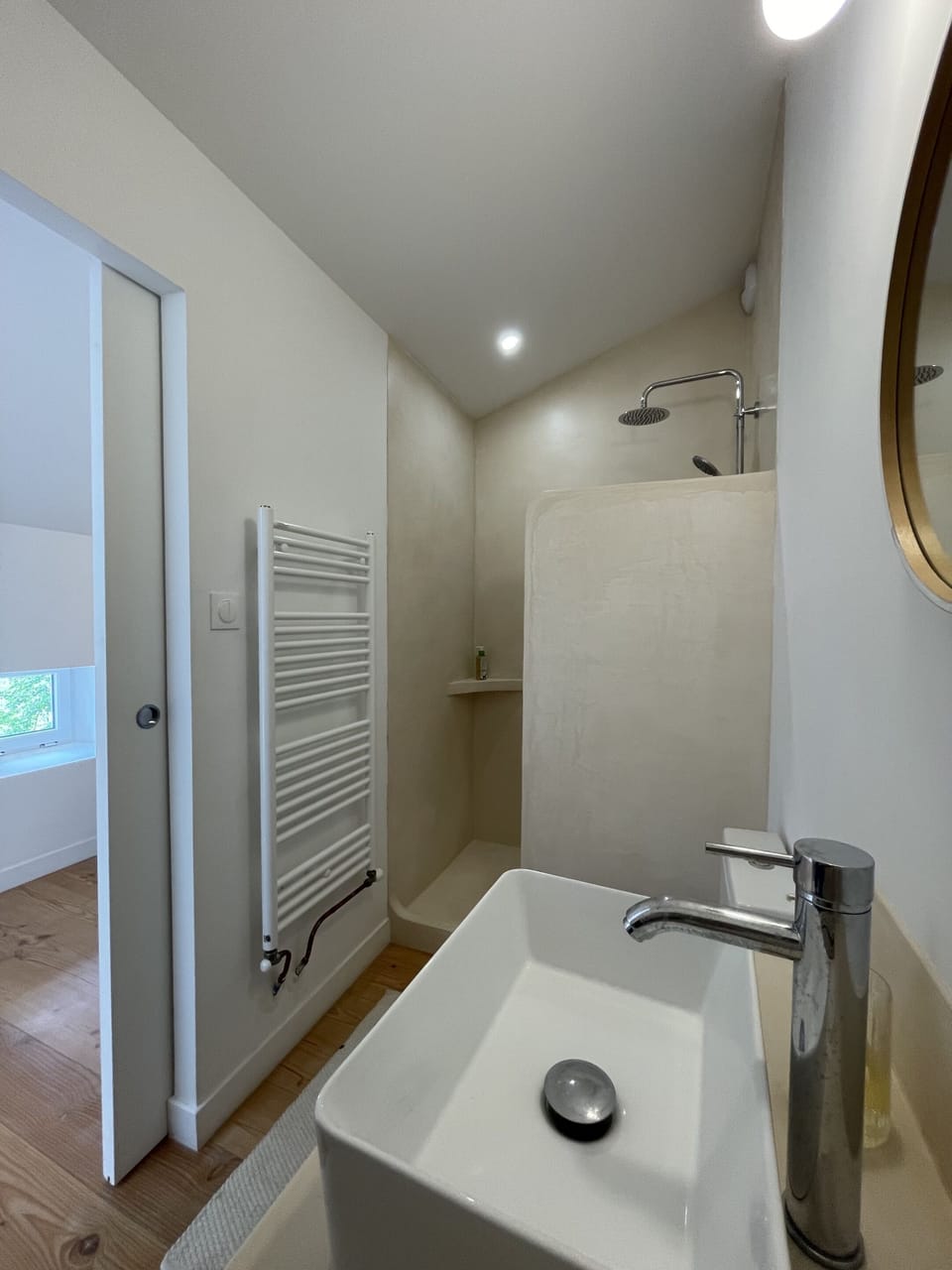 Deluxe House, Ensuite, Garden View | Bathroom | Shower, hair dryer, slippers, towels