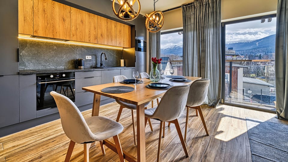 Apartment (03) | Private kitchen | Fridge, stovetop, electric kettle, cookware/dishes/utensils
