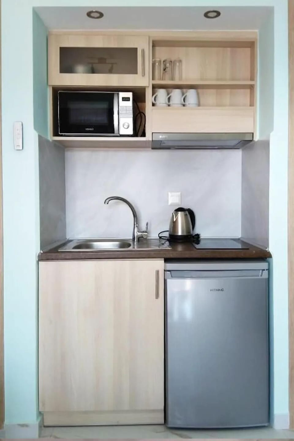 Iron/ironing board, free WiFi
