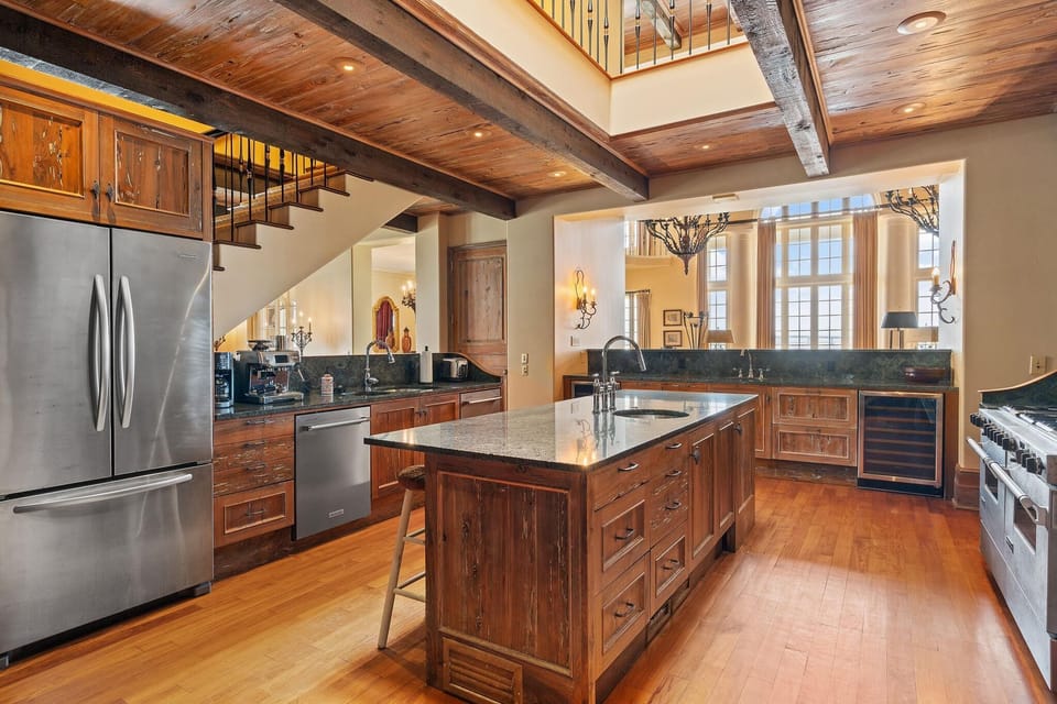 House, Multiple Beds (Villa Grande) | Private kitchen | Oven, toaster, paper towels