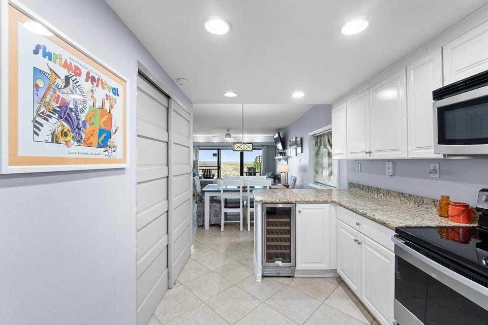 Condo, Multiple Beds (Shipwatch A104) | Private kitchen | Oven, toaster, paper towels