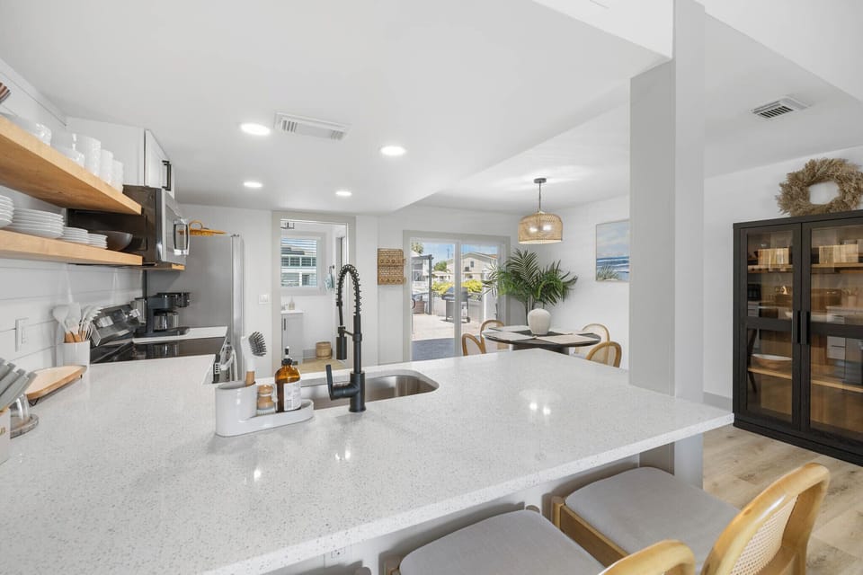 Open floor plan!