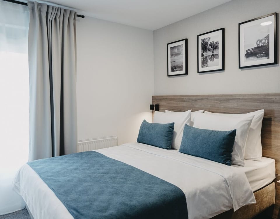 Minibar, cribs/infant beds, free WiFi, bed sheets