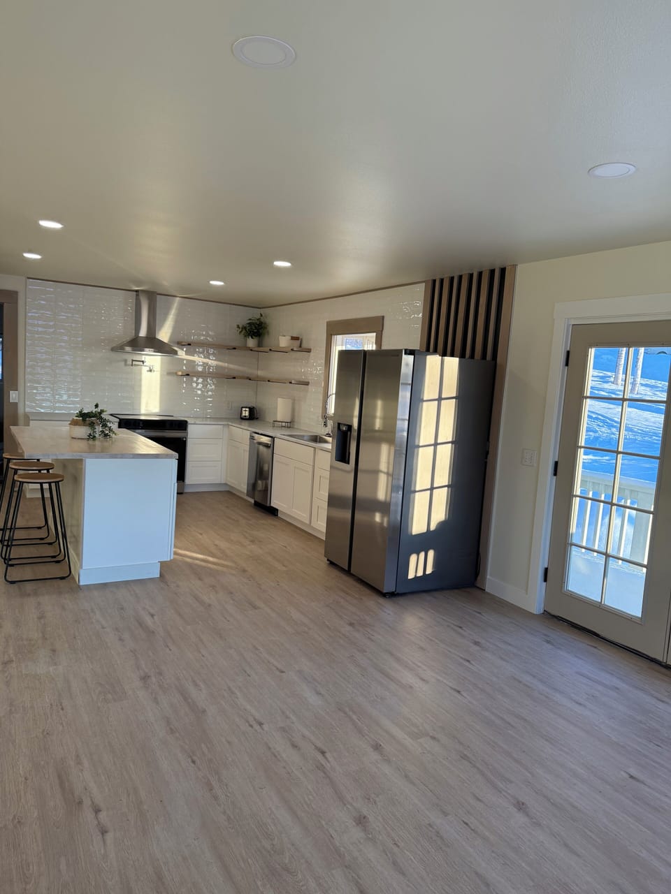 Full kitchen