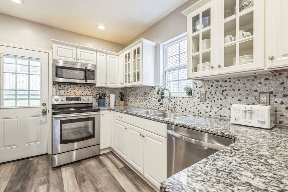 Modern style kitchen