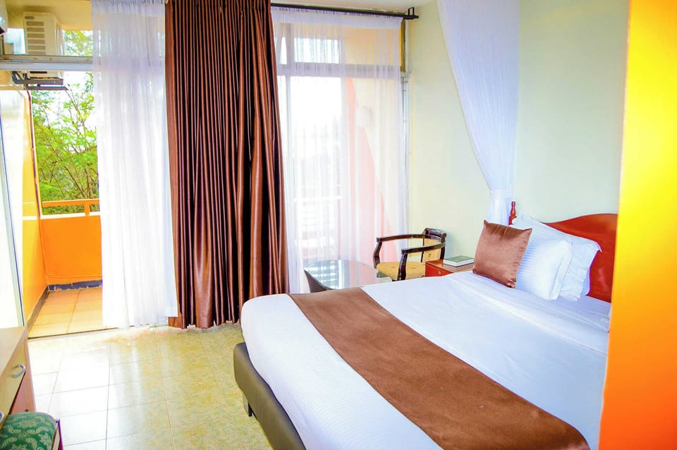 Deluxe Single Room, Lake View | Free WiFi, bed sheets