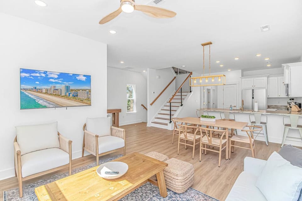 Dining Area / Living Room