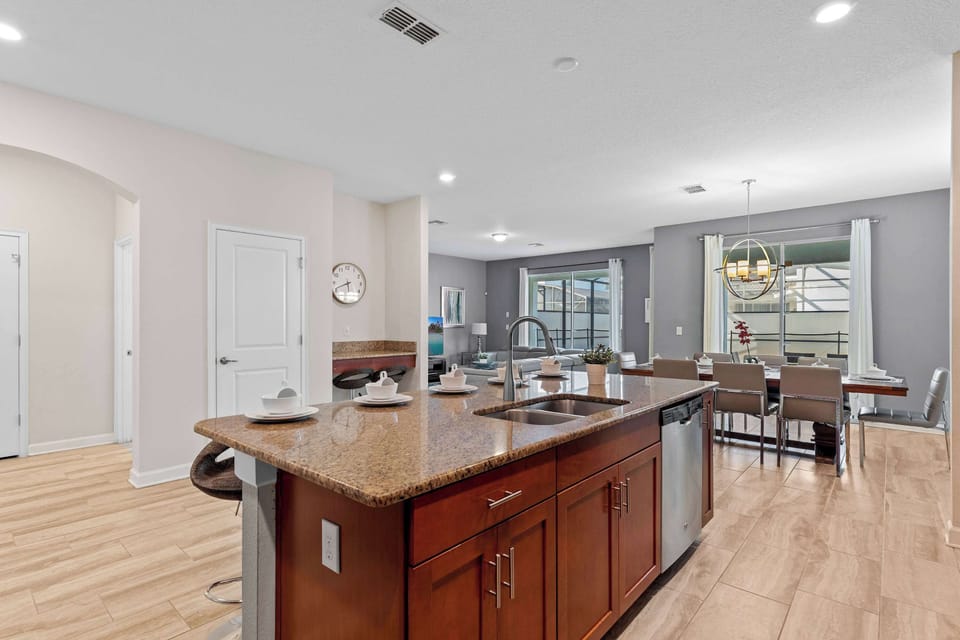 Fully equipped kitchen
