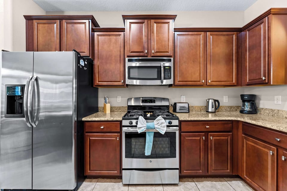 Fully equipped kitchen