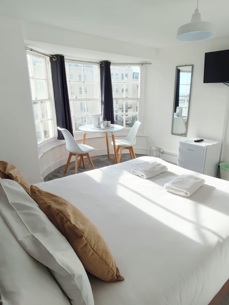 Double Room, Sea View | Desk, iron/ironing board, free WiFi, bed sheets