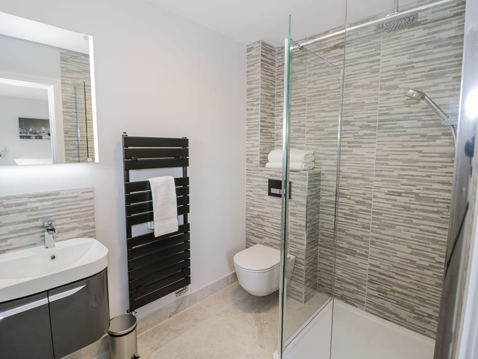 Chillon Cottage in Wychavon District