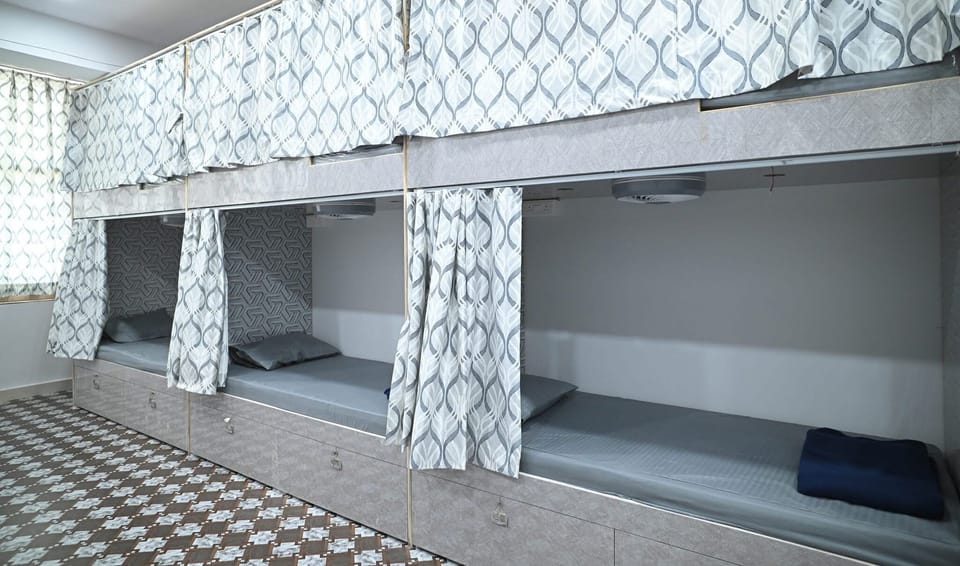 Economy Shared Dormitory | Free WiFi
