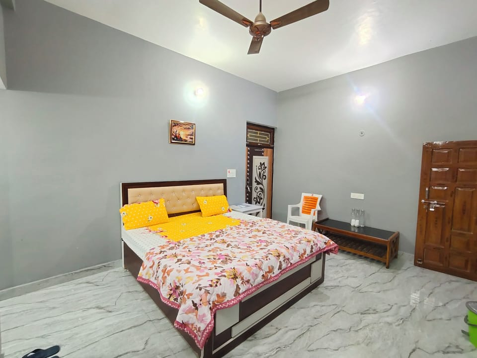 Deluxe Double Room, City View | Desk, laptop workspace, free WiFi