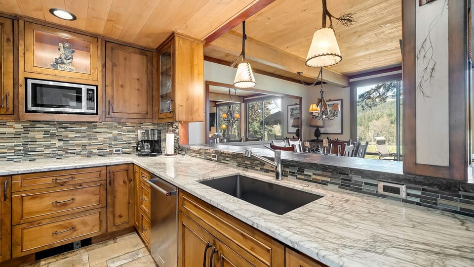 Beautifully updated chef`s kitchen