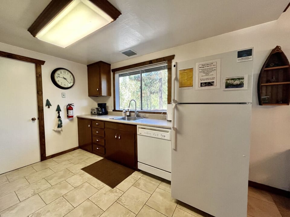 Kitchen overlooking the backyard