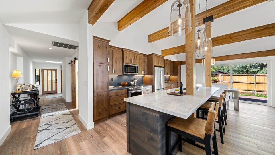 Gourmet kitchen