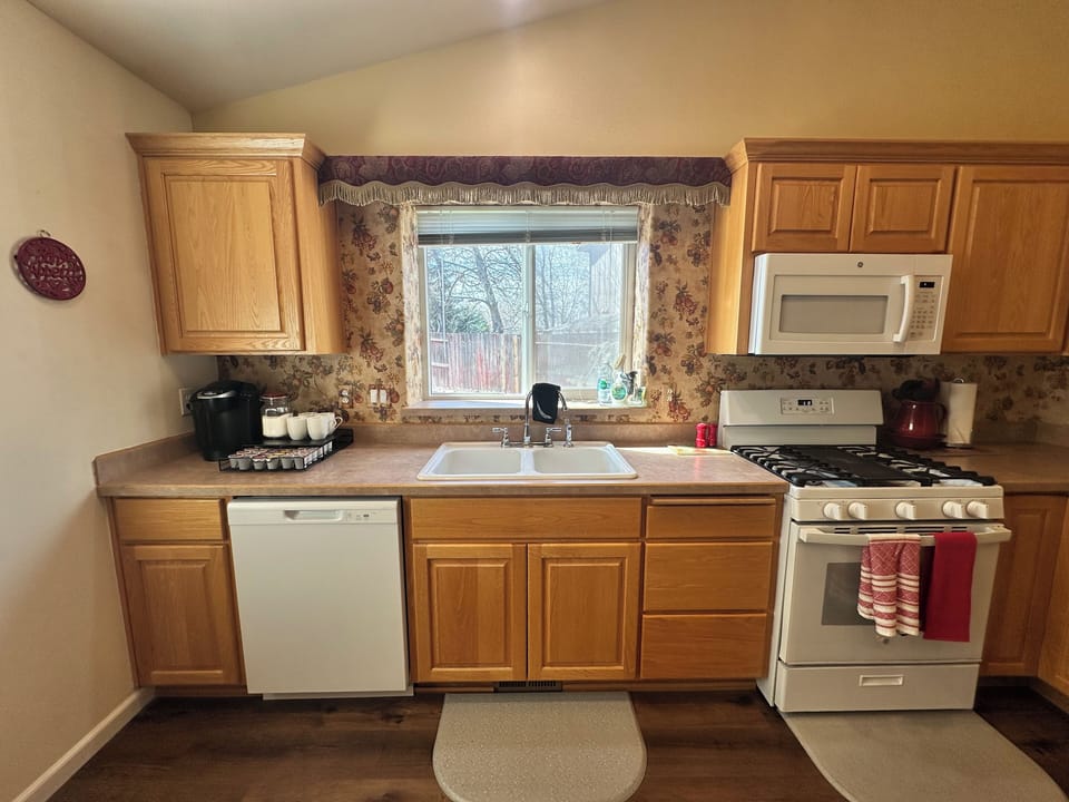 Kitchen: well stocked and scent free products