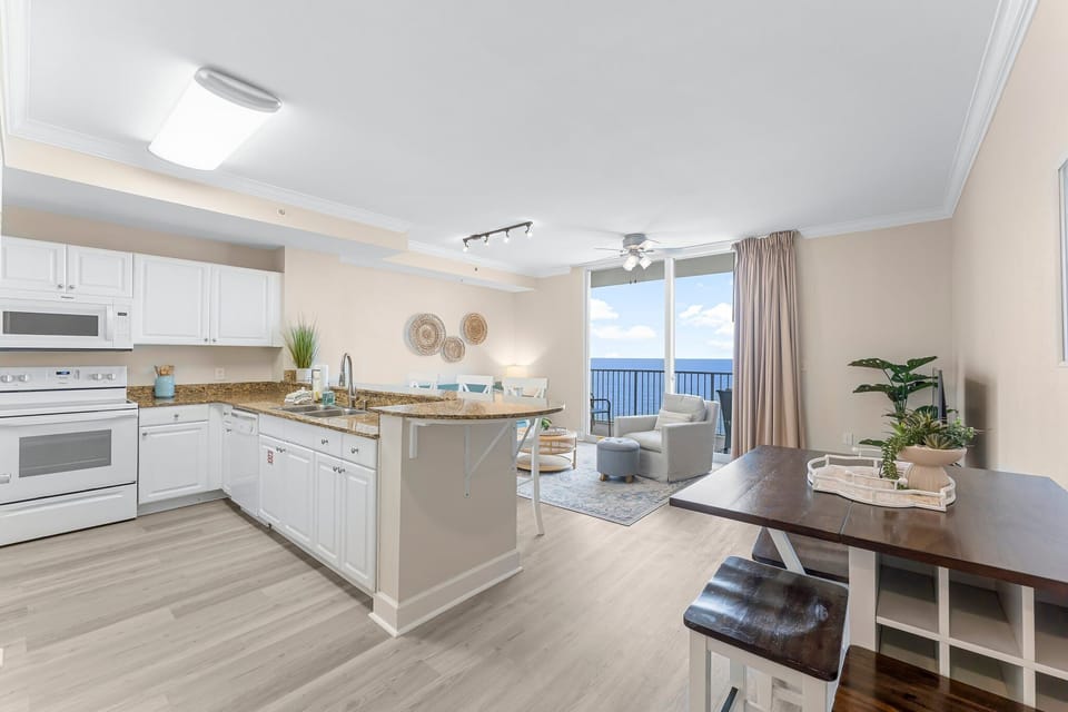 Kitchen and bar area 