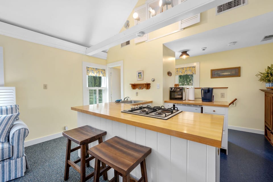 Fully-equipped kitchen