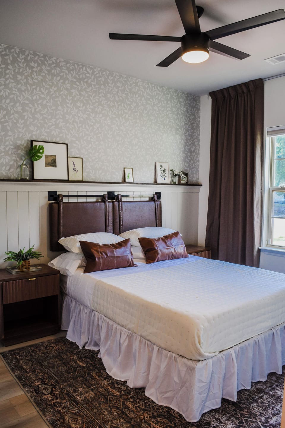 Queen Bed with room darkening drapes