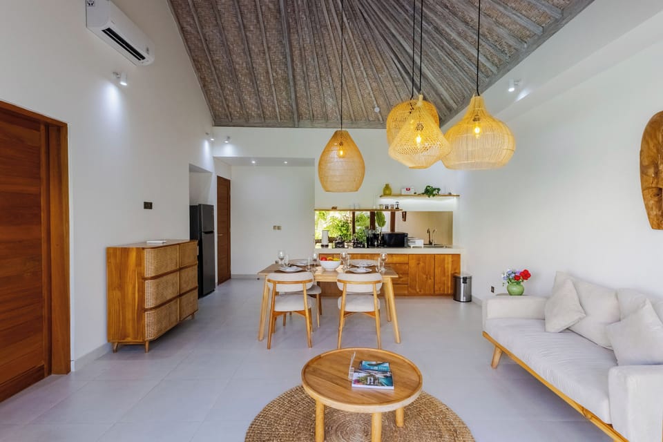 Deluxe Villa, Garden View | Living area
